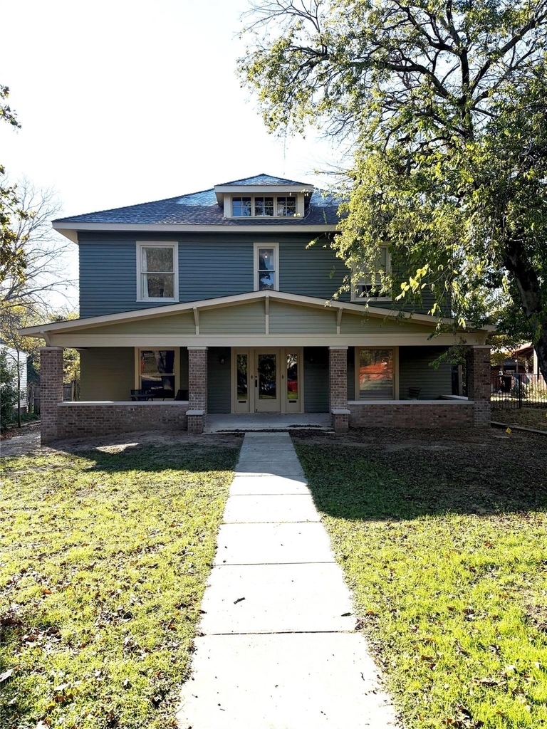 615 W Oak Street - Photo 0
