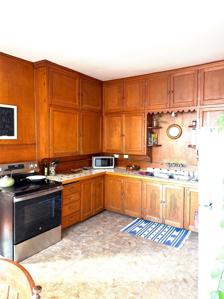 615 W Oak Street - Photo 5