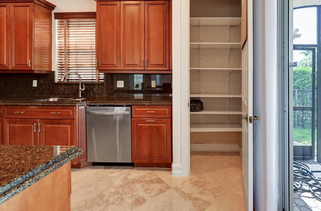 10640 Nw 83rd Court Nw - Photo 21