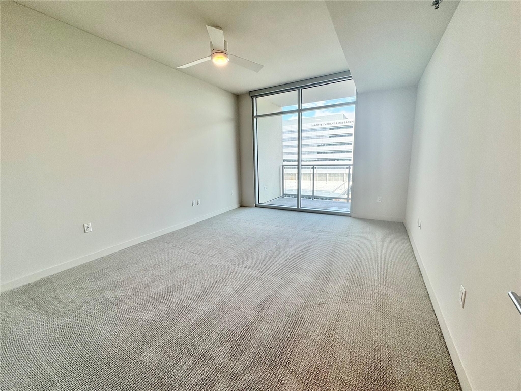 6911 Cowboys Way - Photo 3