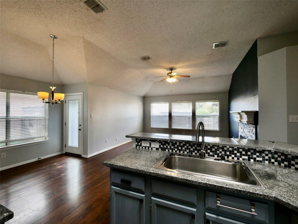4502 Highlands Drive - Photo 9