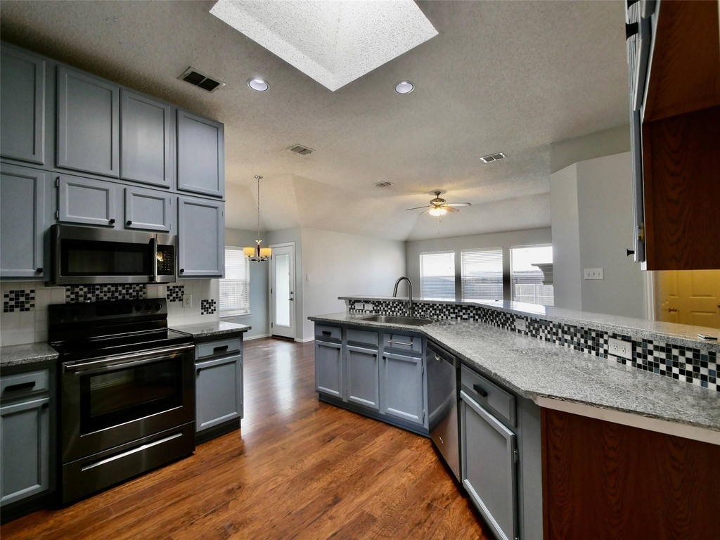 4502 Highlands Drive - Photo 8