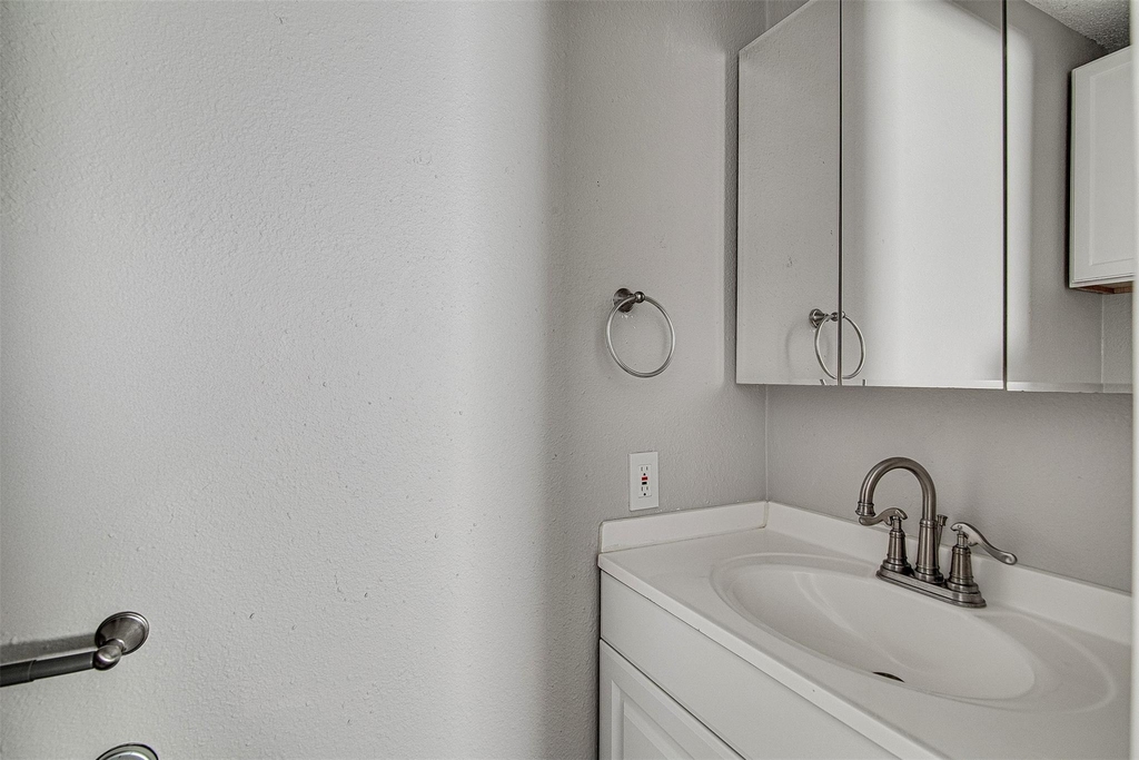 107 Pine Street - Photo 13