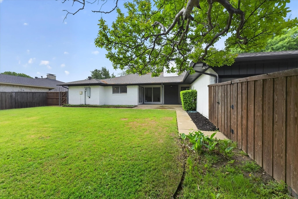 2313 Claridge Circle - Photo 37