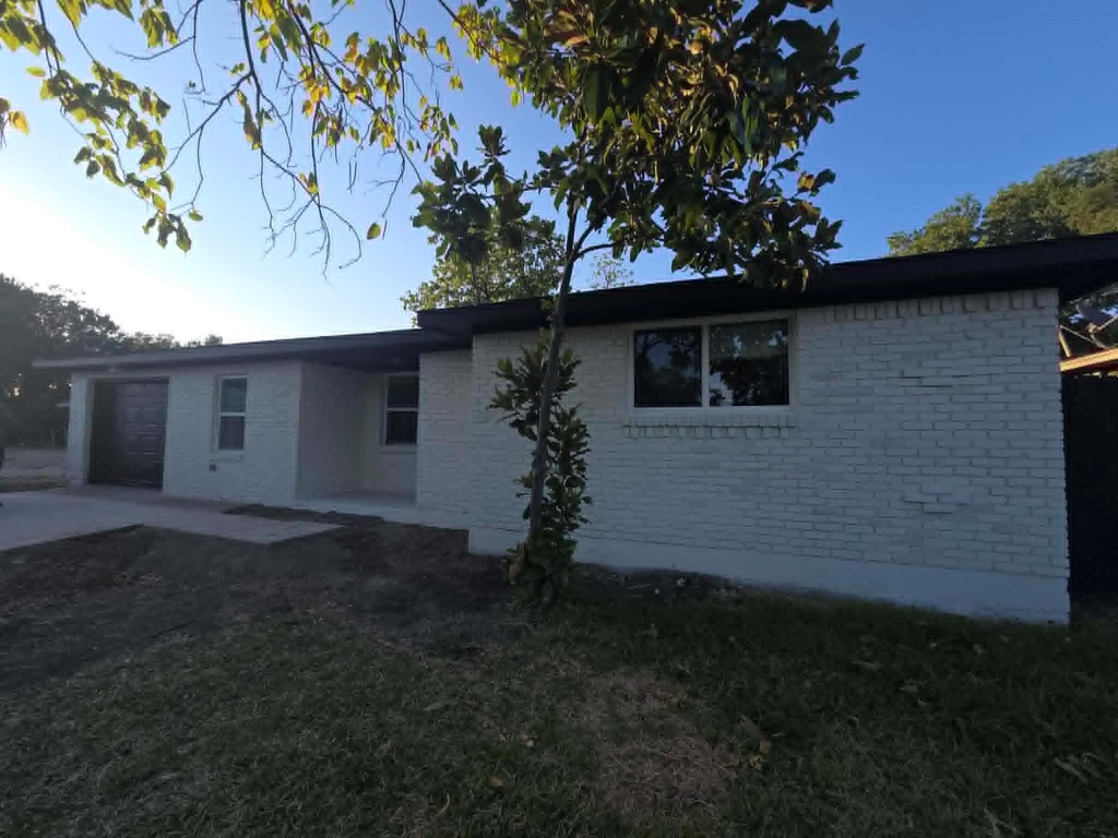 1317 W Bruton - Photo 0