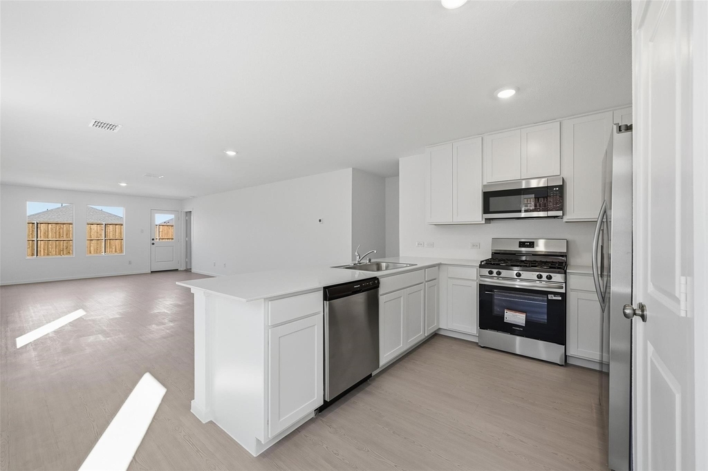 1617 Elliott Road - Photo 2