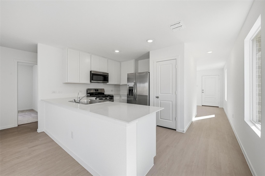 1617 Elliott Road - Photo 3