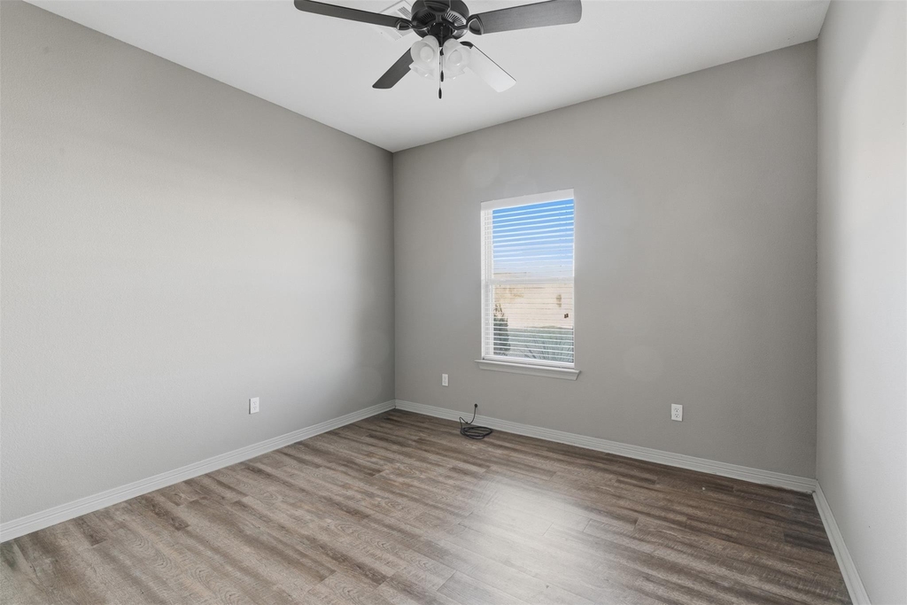 101 W Capps Street - Photo 14