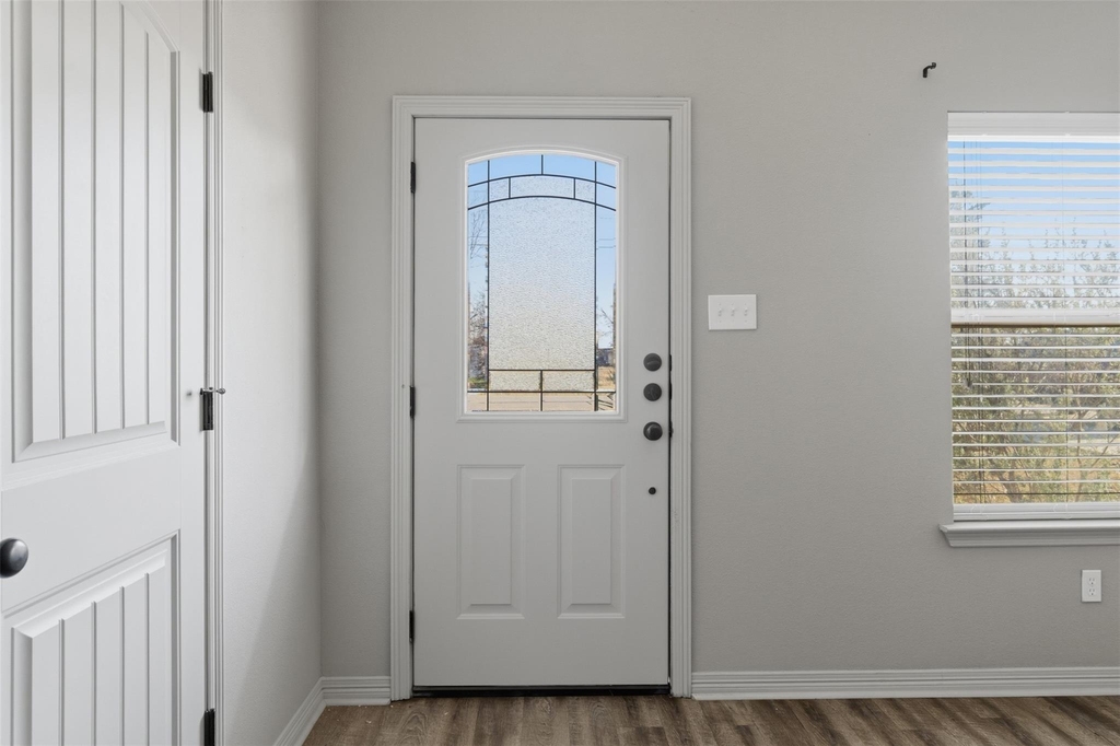 101 W Capps Street - Photo 8