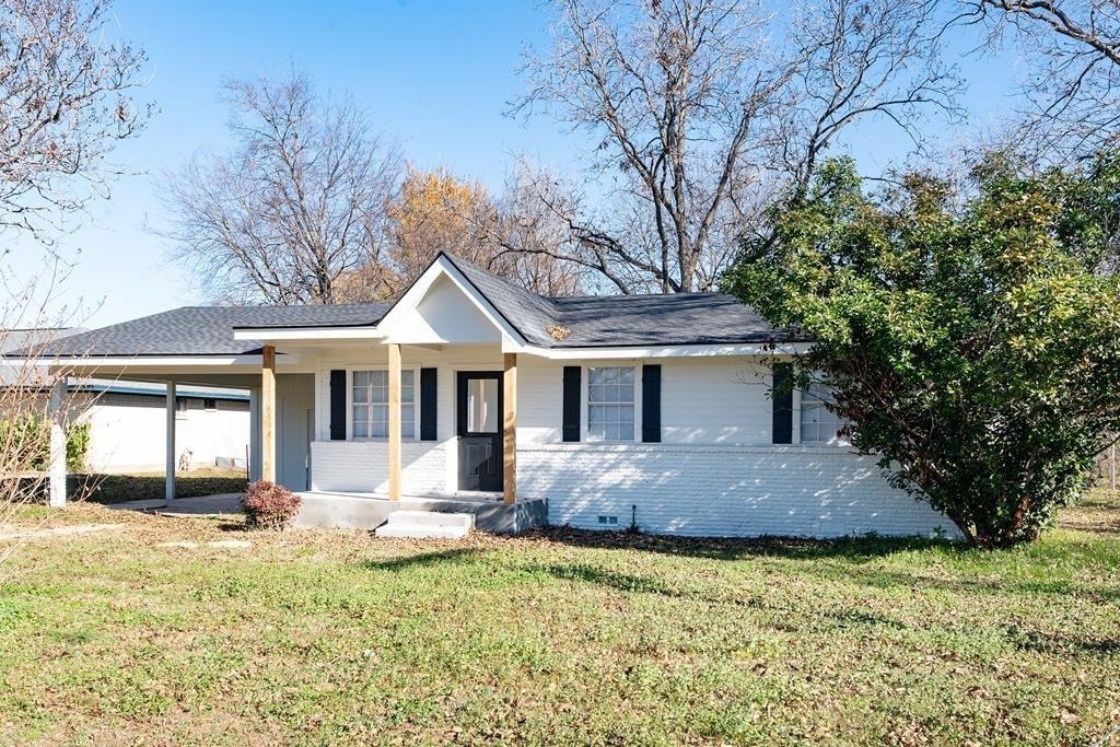 208 N Coleman Street - Photo 0