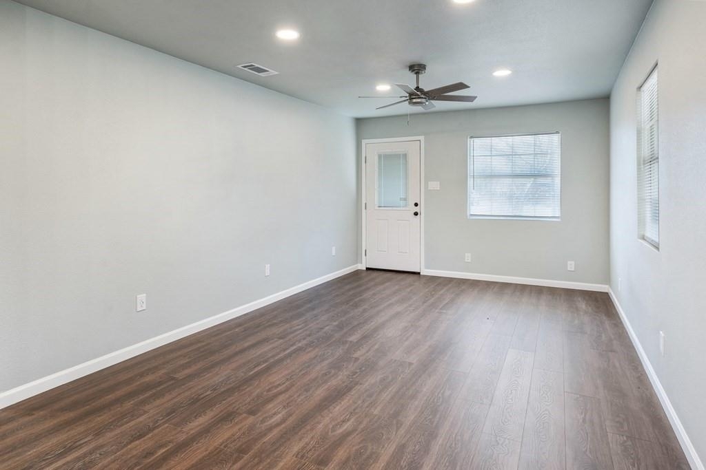 208 N Coleman Street - Photo 4