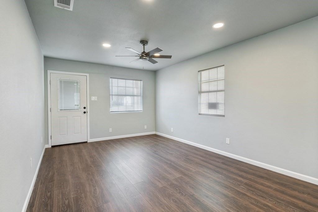 208 N Coleman Street - Photo 5