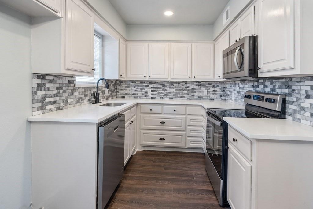 208 N Coleman Street - Photo 9