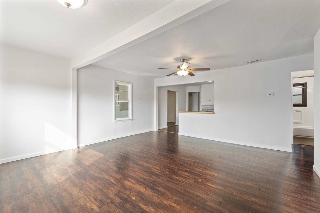 204 Northline Drive - Photo 2