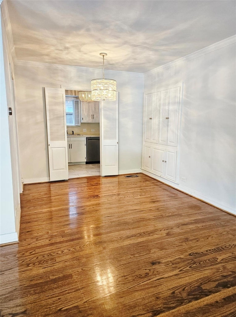 6904 Westchester Drive - Photo 4