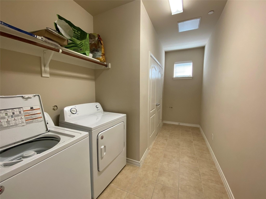 15831 Breedlove Place - Photo 7