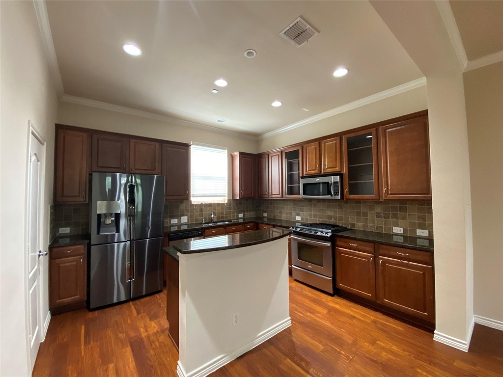 15831 Breedlove Place - Photo 8