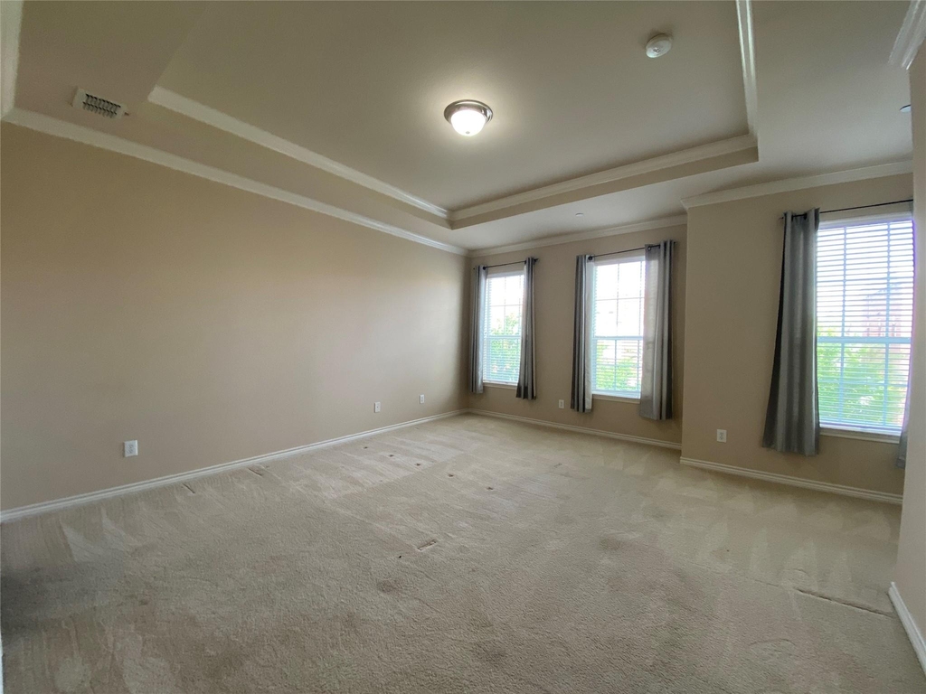 15831 Breedlove Place - Photo 3