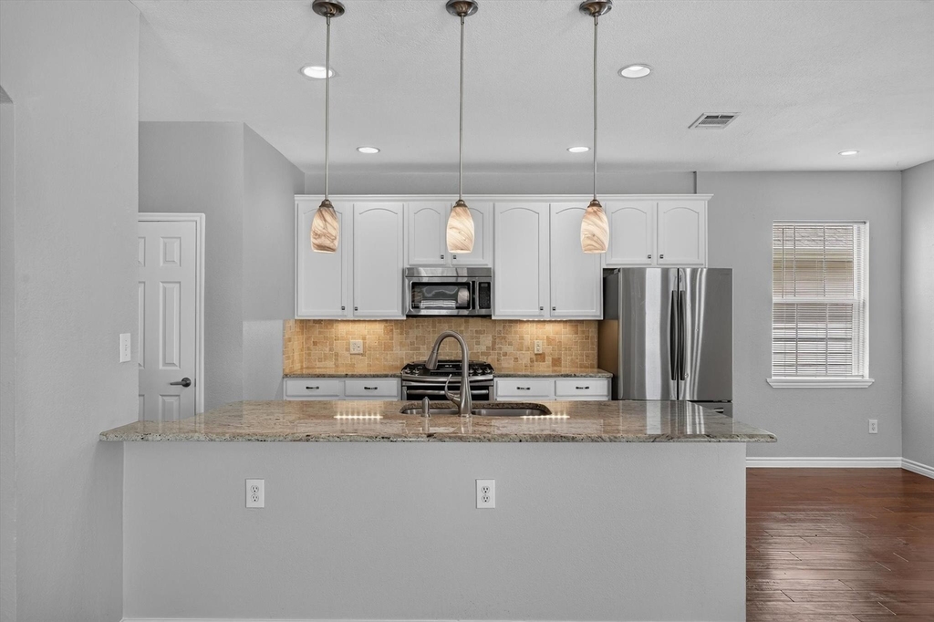 1013 Wenk Drive - Photo 6
