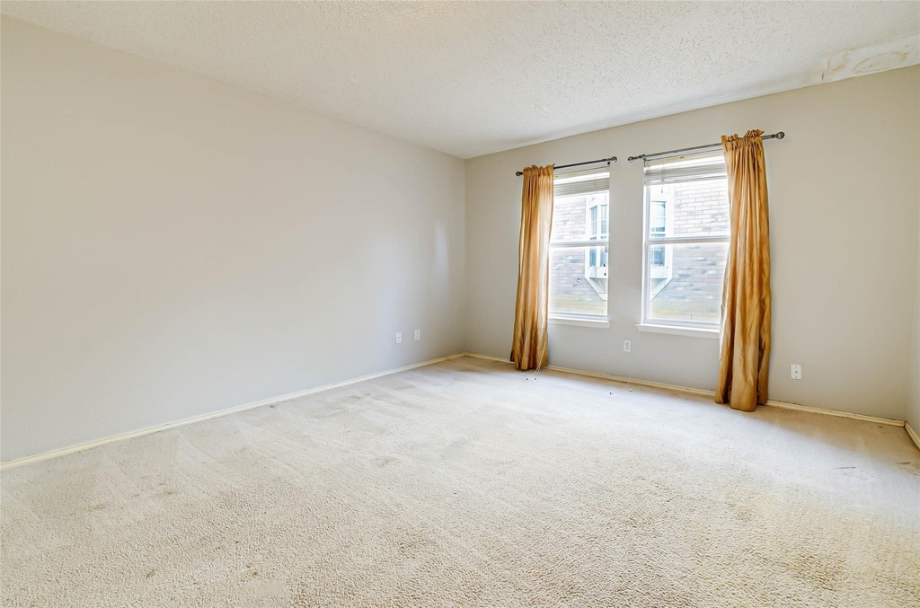 5008 Vineyard Lane - Photo 16