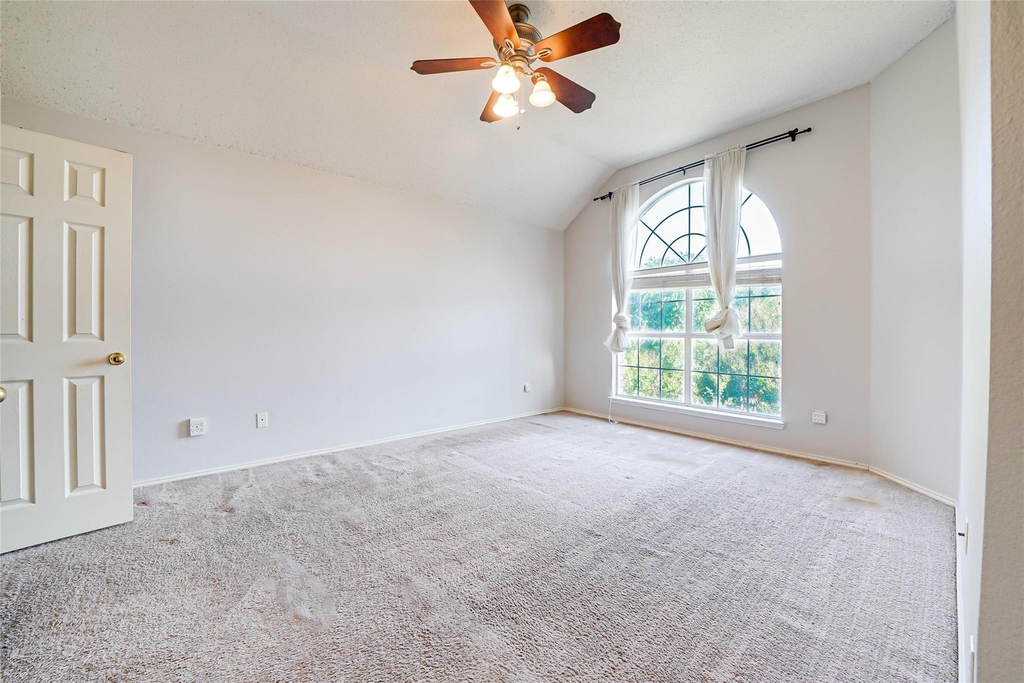 5008 Vineyard Lane - Photo 14