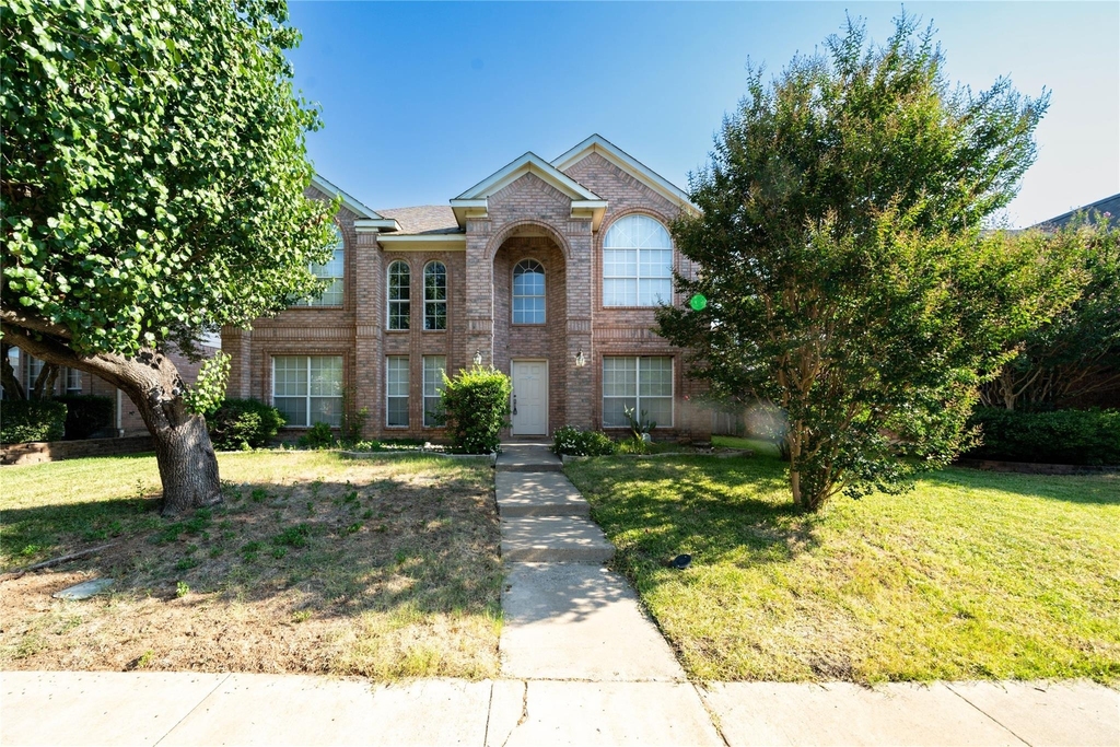5008 Vineyard Lane - Photo 0