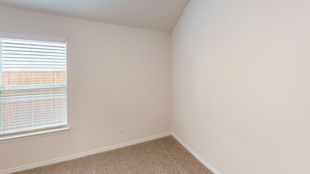 3920 Glastonbury Road - Photo 7