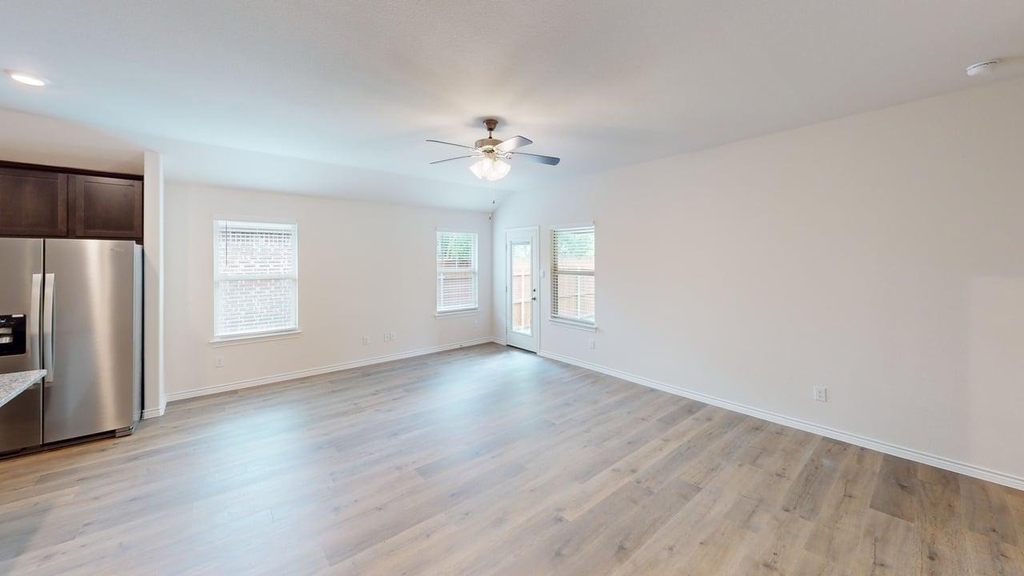 3920 Glastonbury Road - Photo 5