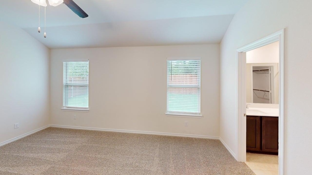 3920 Glastonbury Road - Photo 6