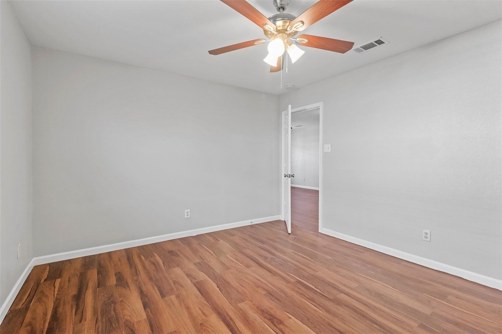 1716 Manor Garden - Photo 9