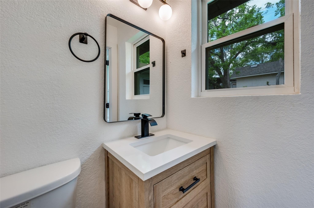 1646 Jackson Street - Photo 7