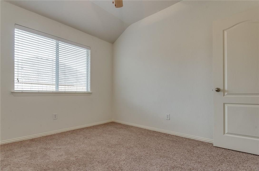 2717 Sunlight Drive - Photo 12