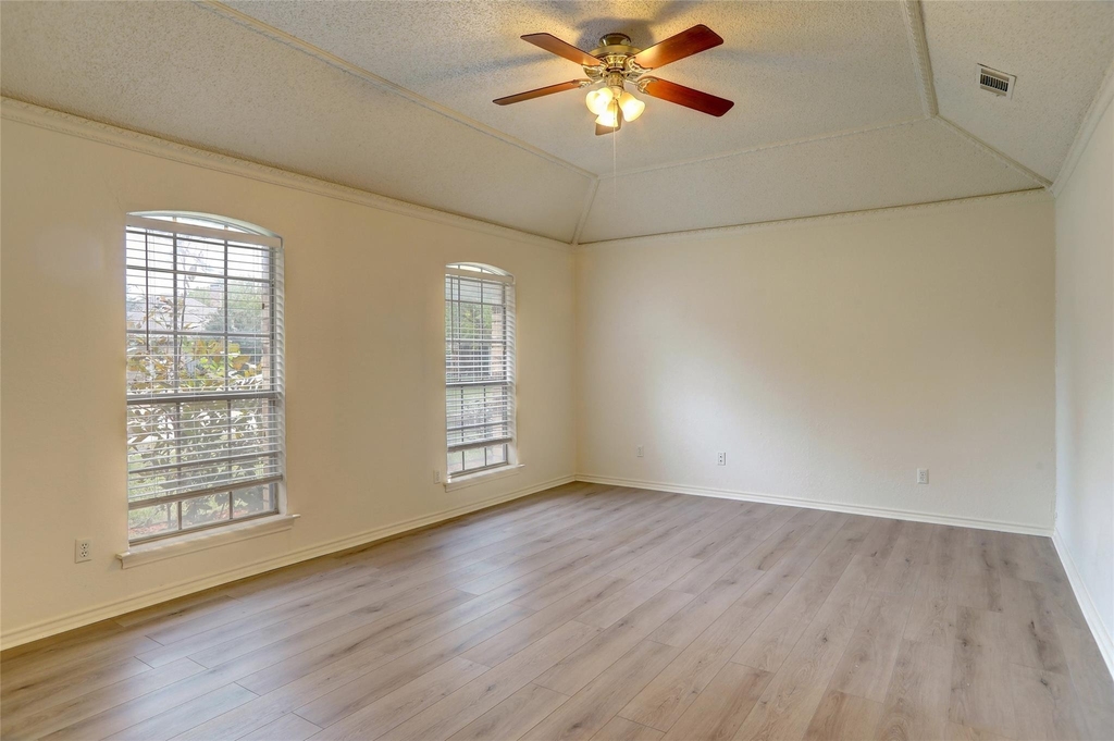 3913 Sandia Drive - Photo 13