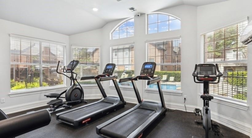 6201 Chapel Hill Boulevard - Photo 17