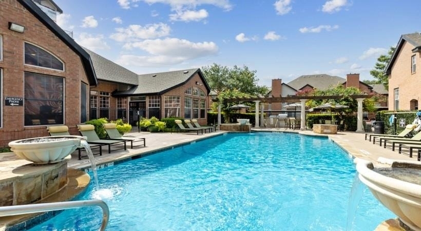 6201 Chapel Hill Boulevard - Photo 15