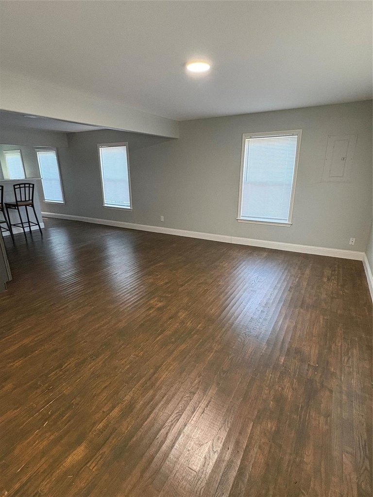 408 S 2nd Avenue - Photo 2