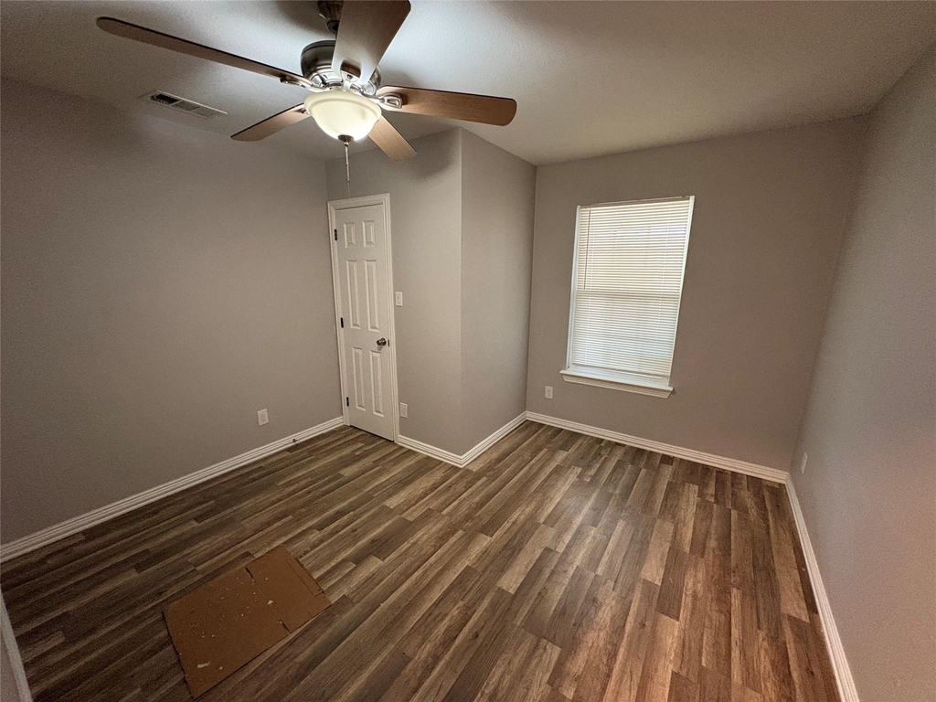 549 Neomi Avenue - Photo 6