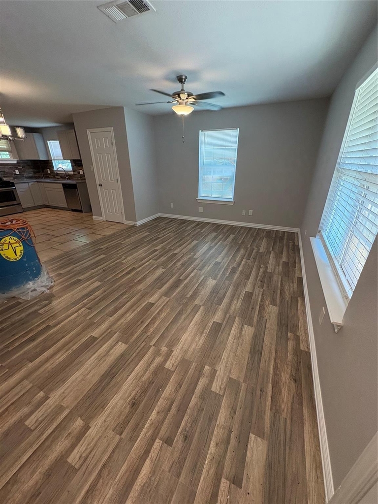 549 Neomi Avenue - Photo 1