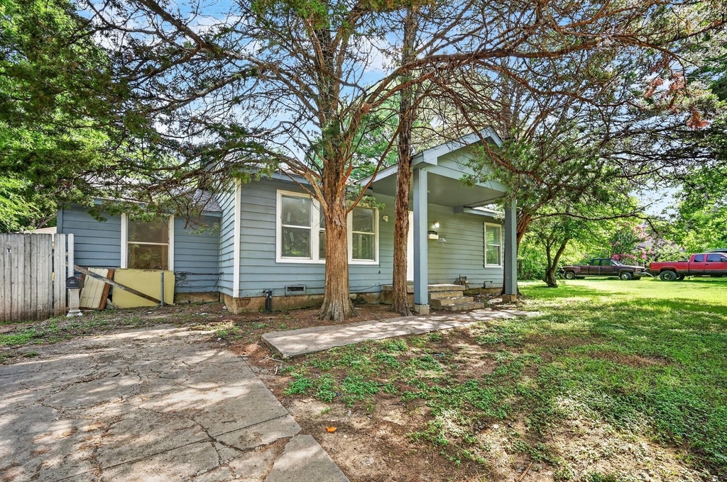 8323 Lapanto Lane - Photo 1