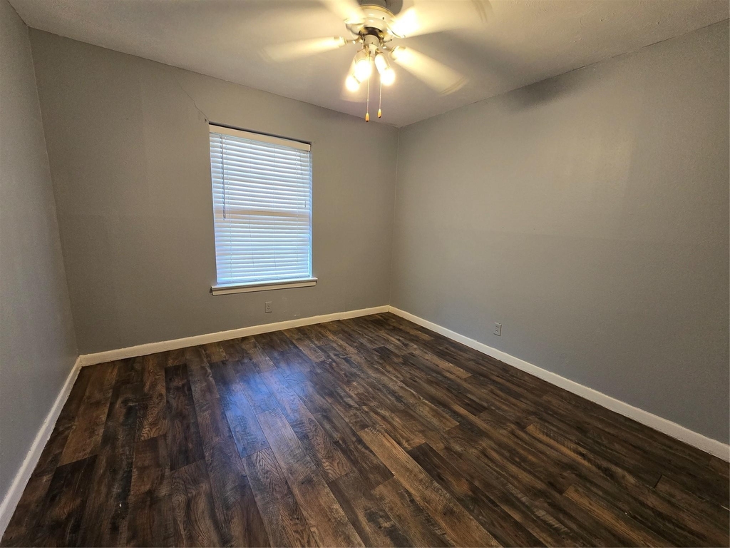 427 Royal Crest Drive - Photo 6