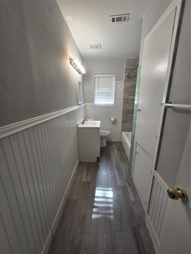 427 Royal Crest Drive - Photo 8