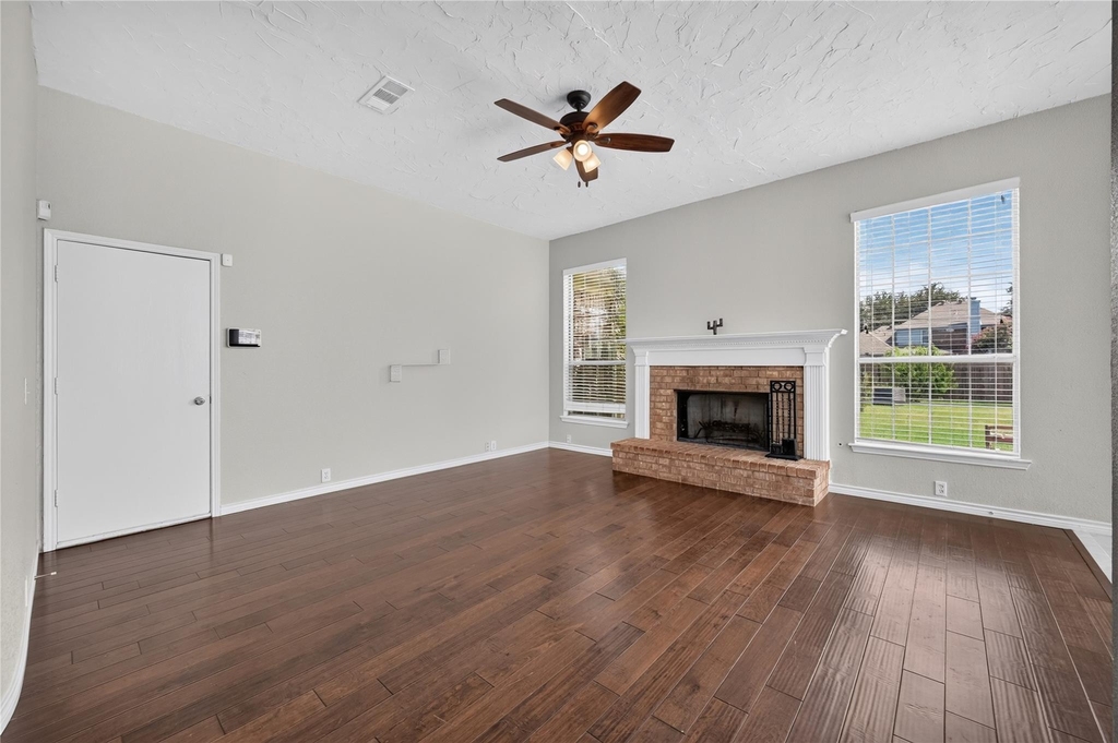 423 Halifax Drive - Photo 10