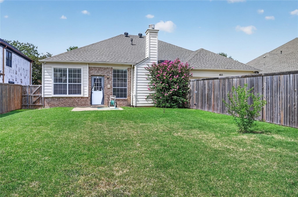 423 Halifax Drive - Photo 16