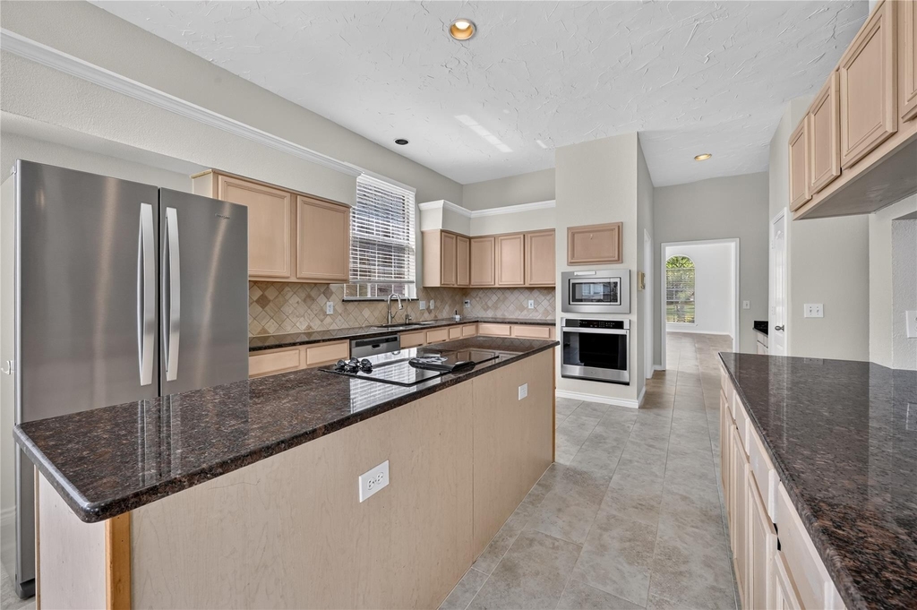 423 Halifax Drive - Photo 13