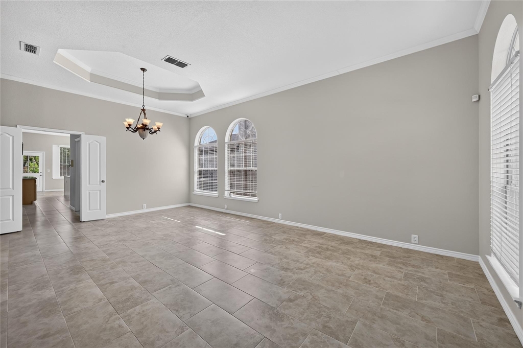 423 Halifax Drive - Photo 8
