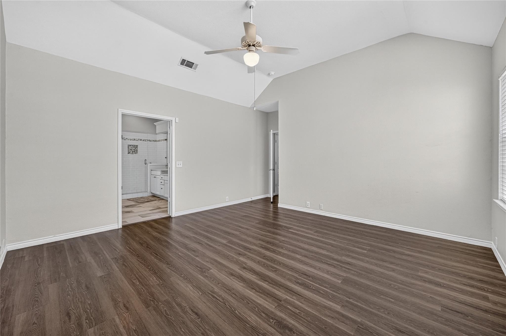 423 Halifax Drive - Photo 2