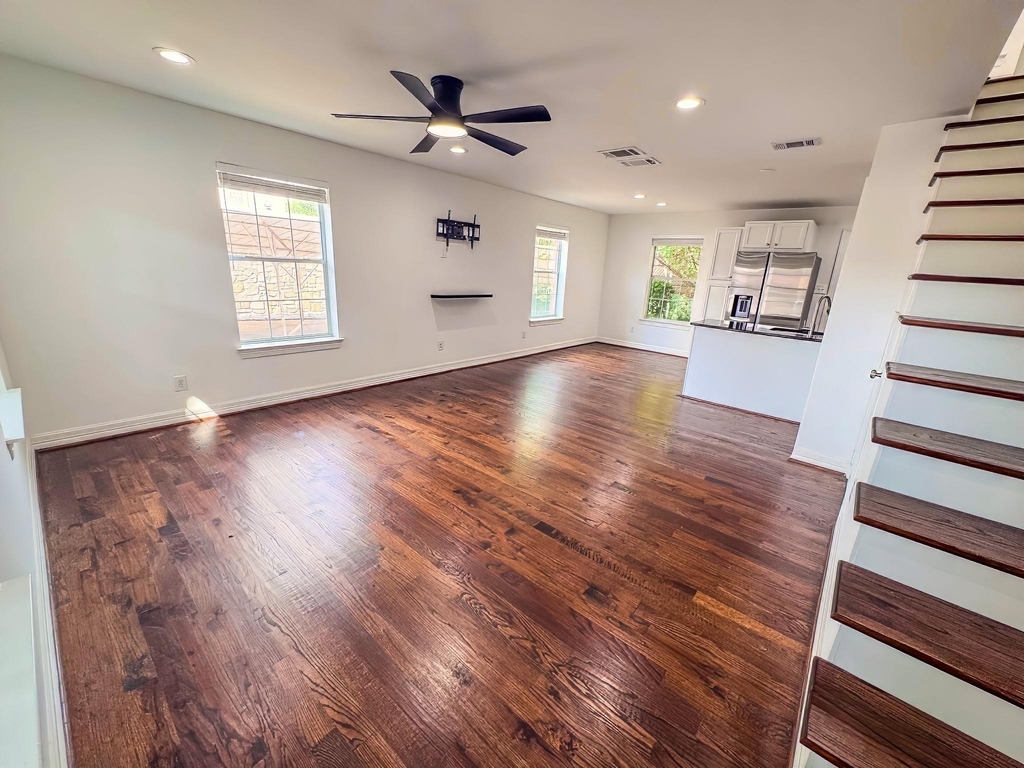 2809 Minert Street - Photo 2