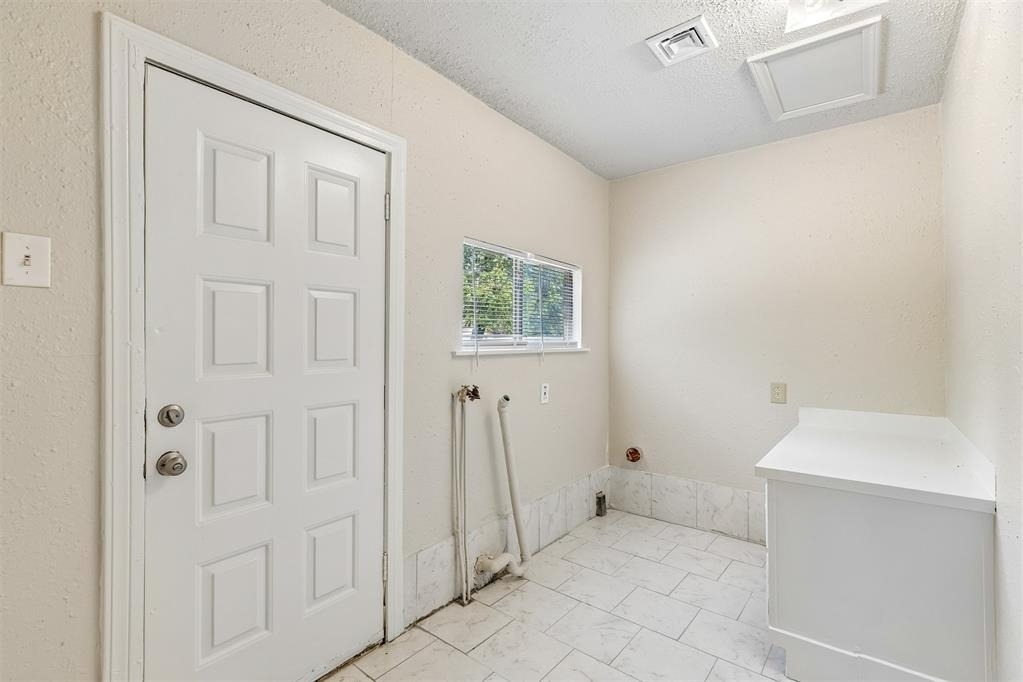 1913 Elm Drive - Photo 9