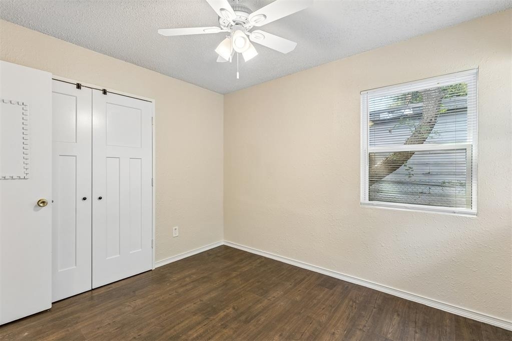 1913 Elm Drive - Photo 4