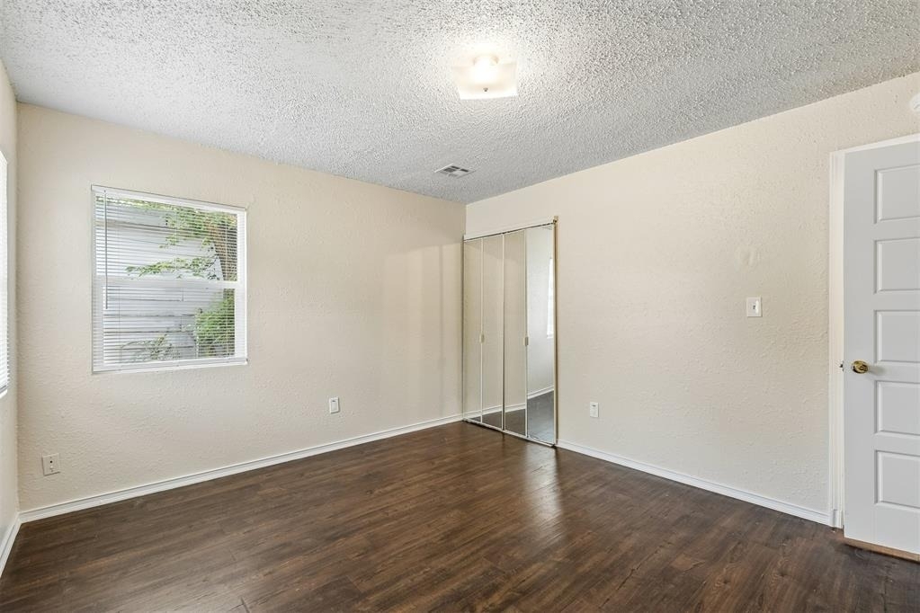 1913 Elm Drive - Photo 8